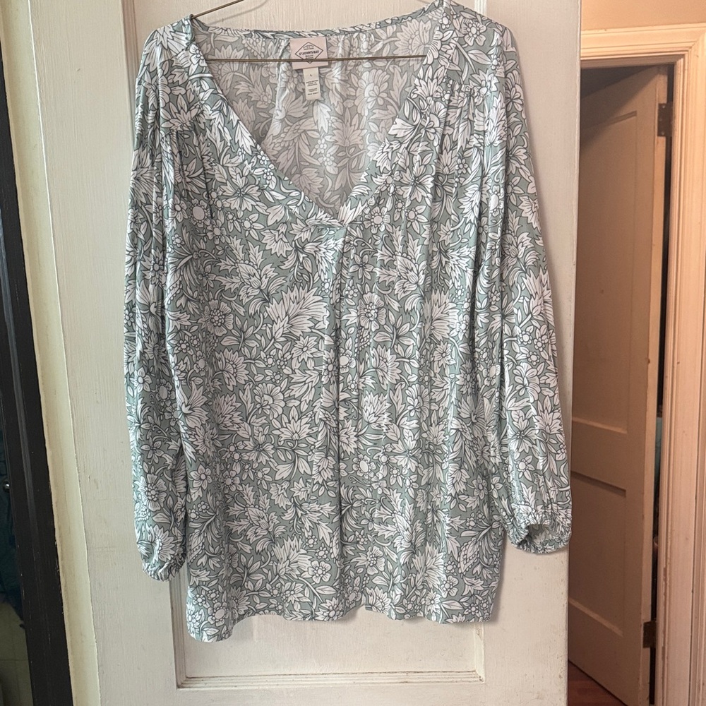 St. Johns Bay Mint Green and White Floral V-Neck Tunic - Like New Condition